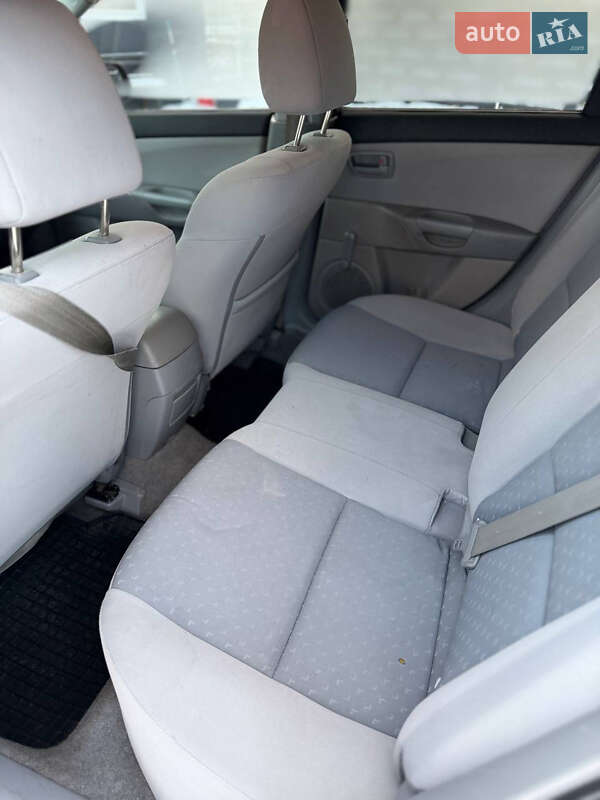 Хэтчбек Mazda 3 2004 в Киеве