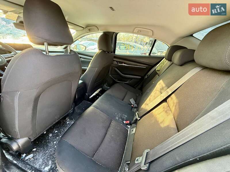 Седан Mazda 3 2019 в Киеве