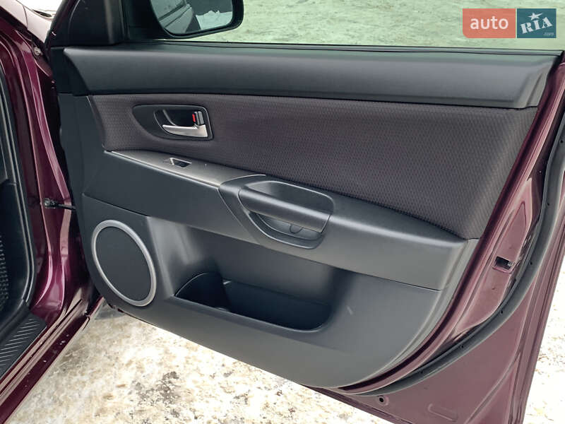 Хетчбек Mazda 3 2007 в Рівному