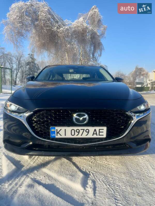 Седан Mazda 3 2023 в Вишневом