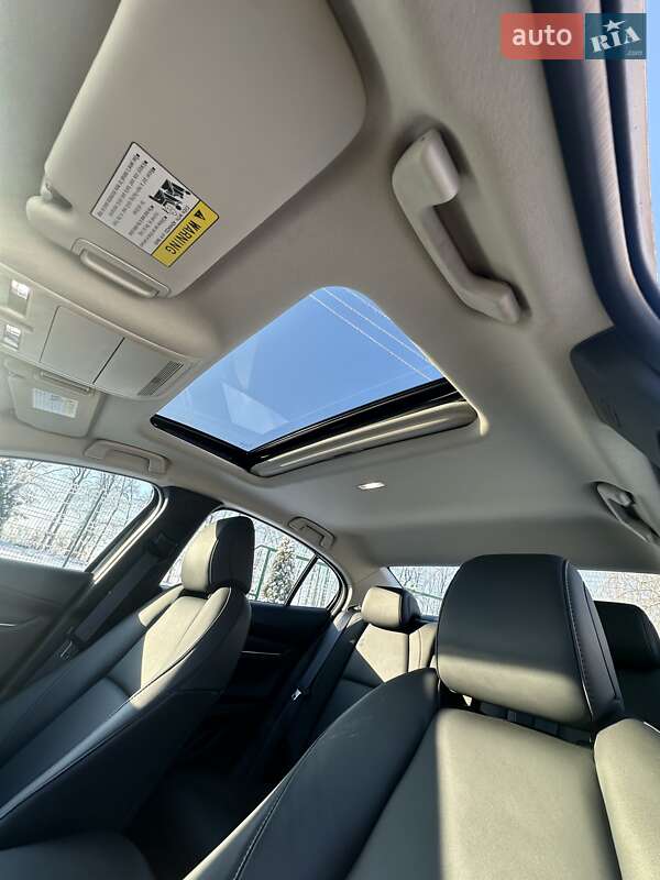 Седан Mazda 3 2023 в Вишневом