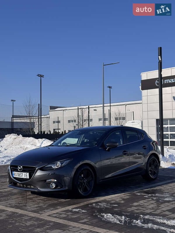 Хэтчбек Mazda 3 2015 в Мукачево