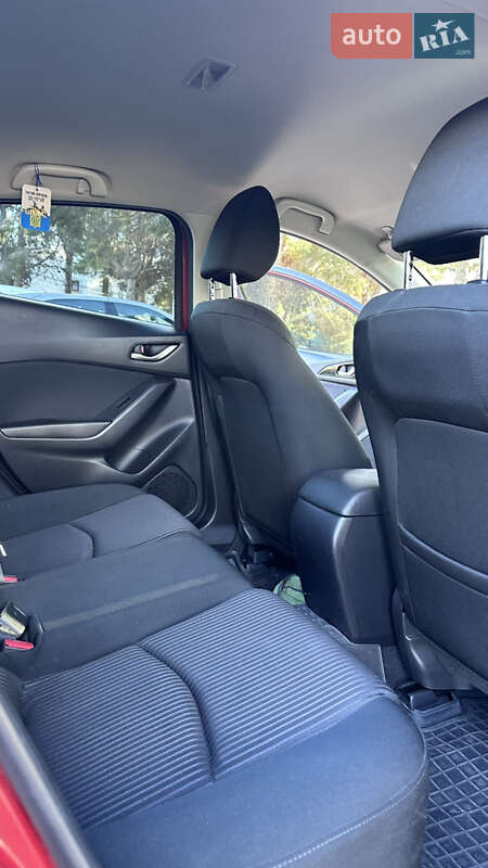 Седан Mazda 3 2015 в Ивано-Франковске
