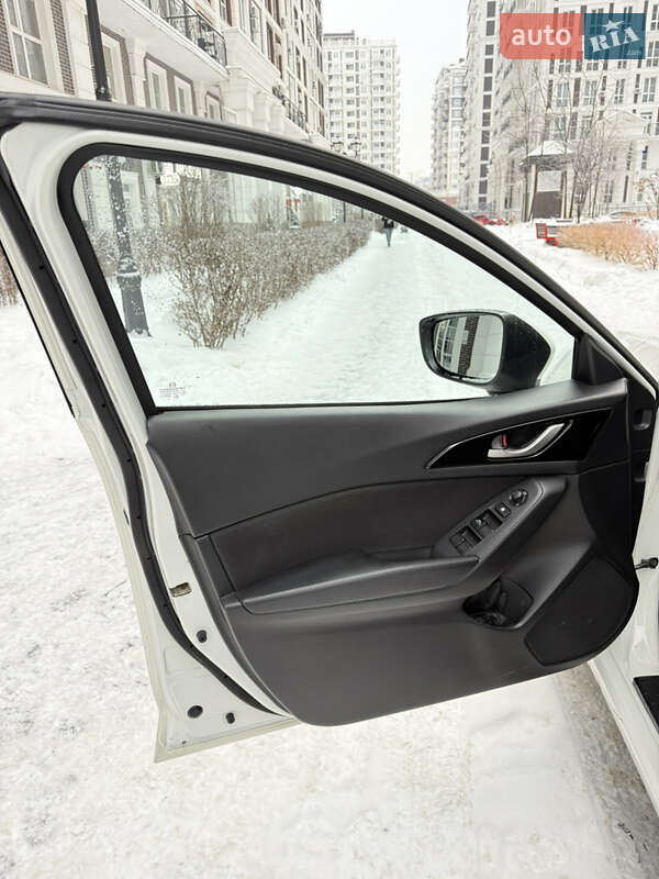 Хэтчбек Mazda 3 2013 в Киеве