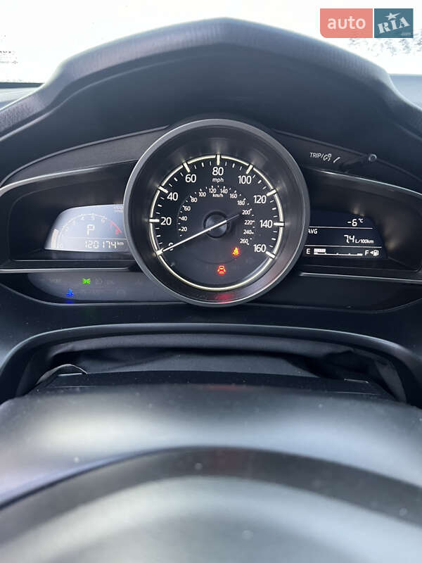 Седан Mazda 3 2017 в Коломые