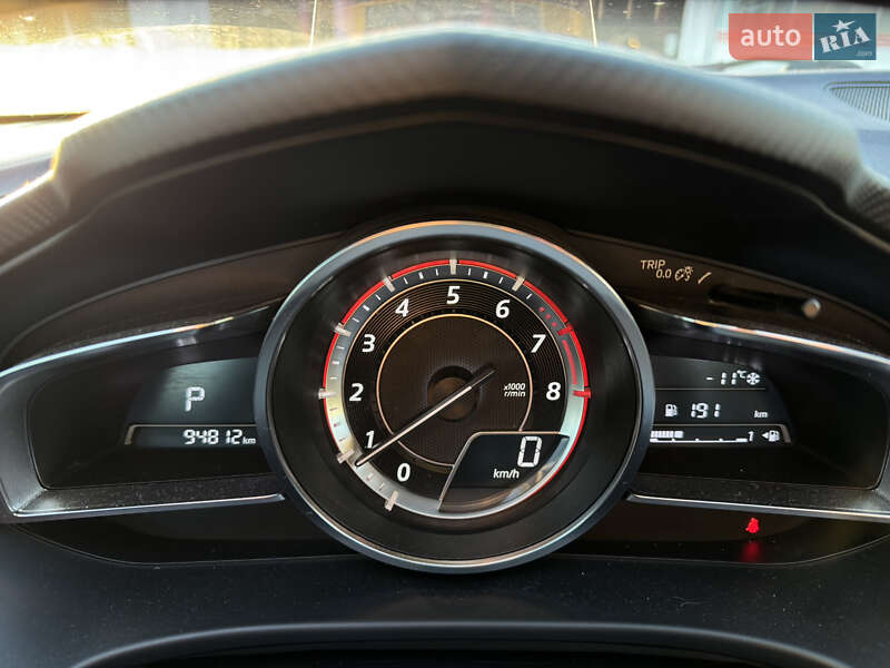 Седан Mazda 3 2016 в Киеве