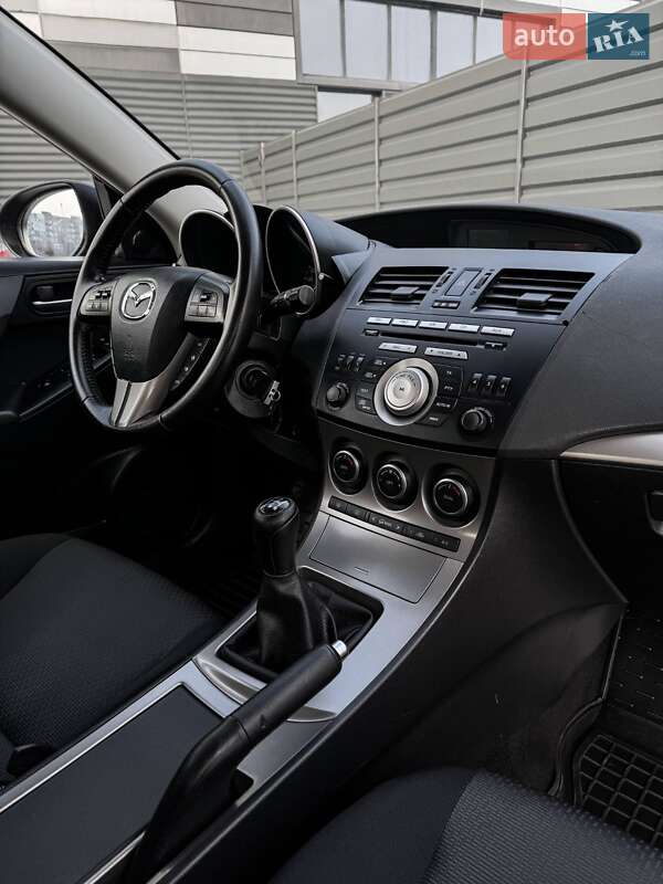 Хэтчбек Mazda 3 2010 в Черкассах