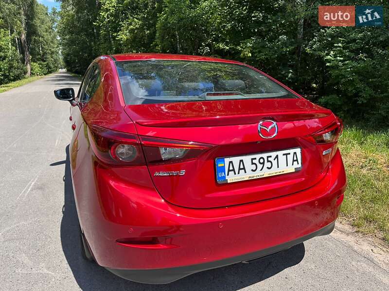 Седан Mazda 3 2017 в Киеве