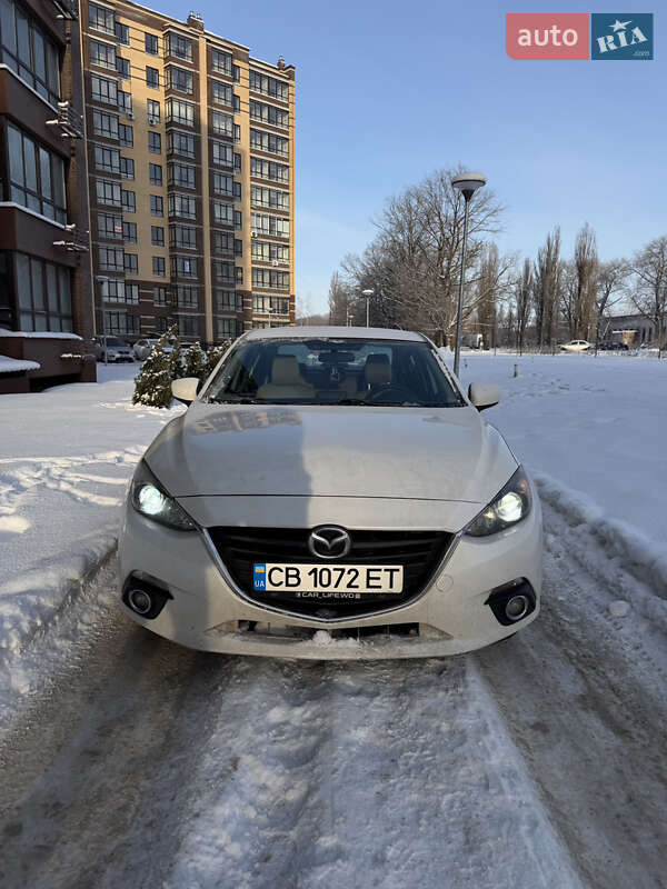 Седан Mazda 3 2015 в Чернигове