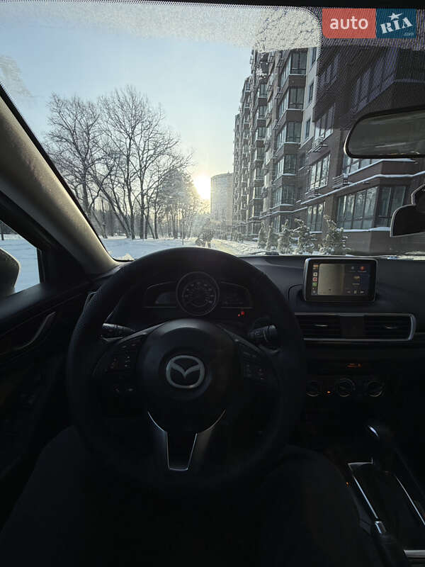 Седан Mazda 3 2015 в Чернигове