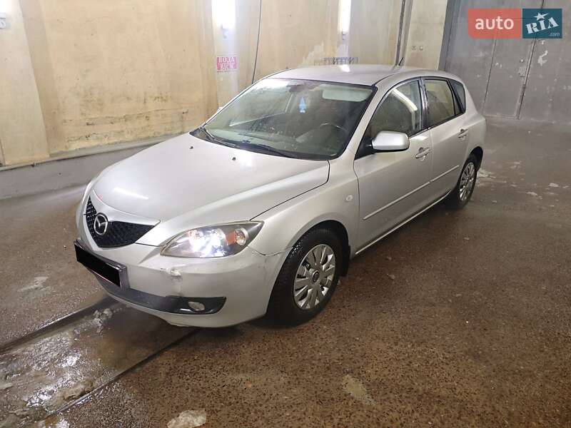 Хетчбек Mazda 3 2006 в Сарнах