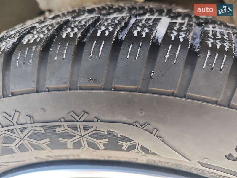 Хетчбек Mazda 3 2006 в Сарнах