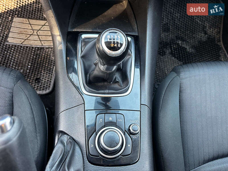 Седан Mazda 3 2016 в Запоріжжі