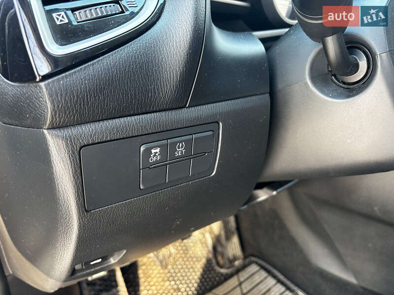 Седан Mazda 3 2016 в Запоріжжі