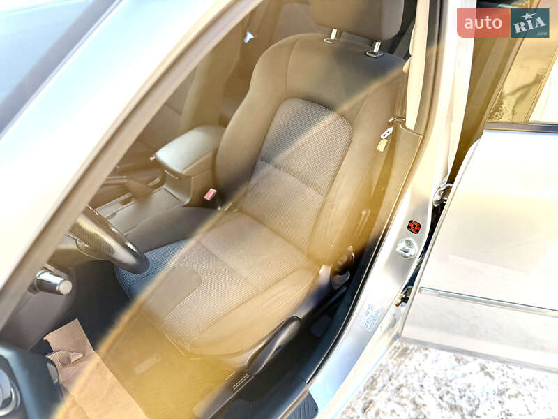 Хэтчбек Mazda 3 2006 в Тернополе