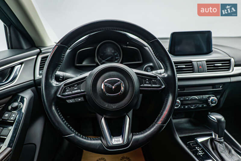 Хэтчбек Mazda 3 2017 в Киеве