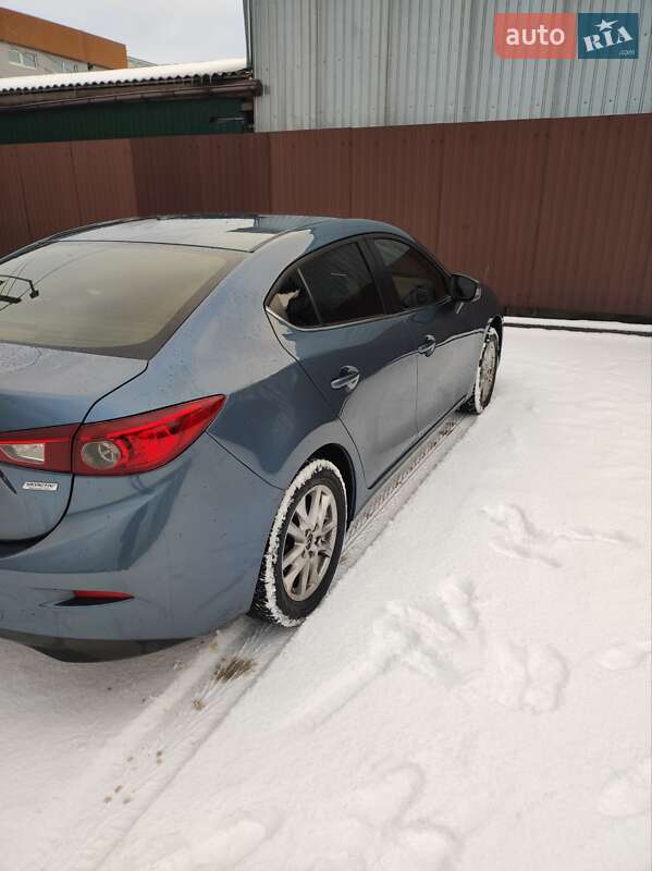 Седан Mazda 3 2016 в Черкасах
