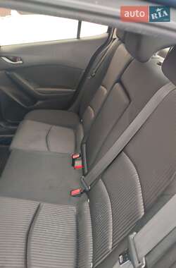 Седан Mazda 3 2016 в Черкассах