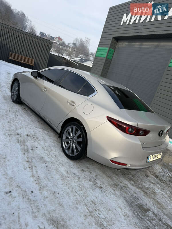 Седан Mazda 3 2024 в Коломые