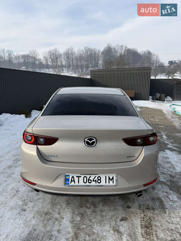 Седан Mazda 3 2024 в Коломые