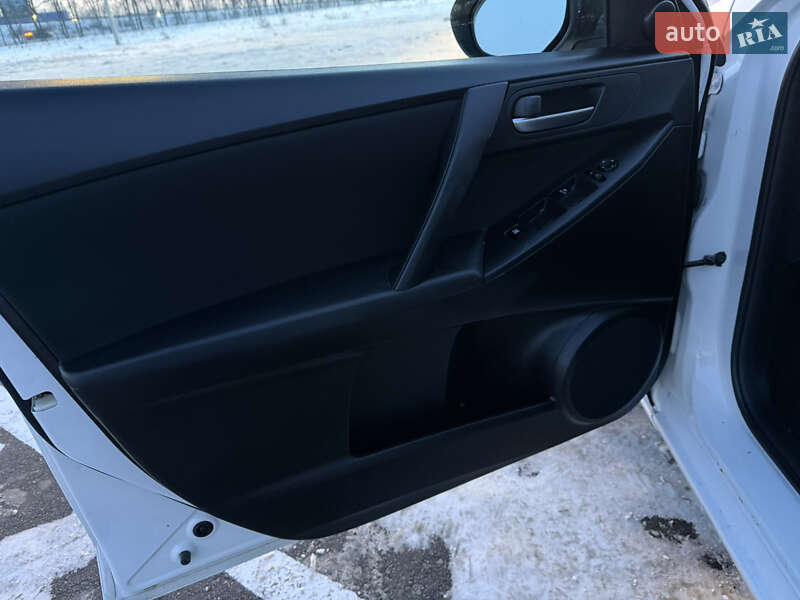 Хетчбек Mazda 3 2013 в Дніпрі