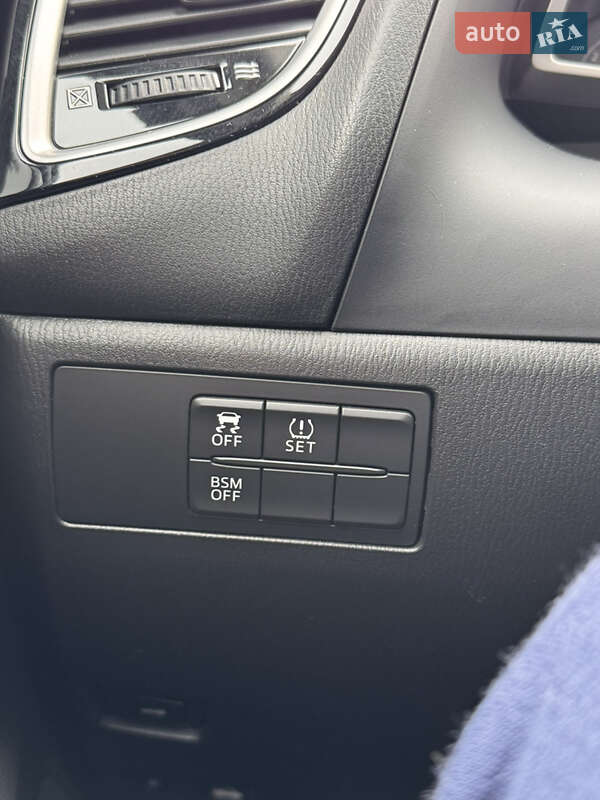 Седан Mazda 3 2013 в Кривом Роге