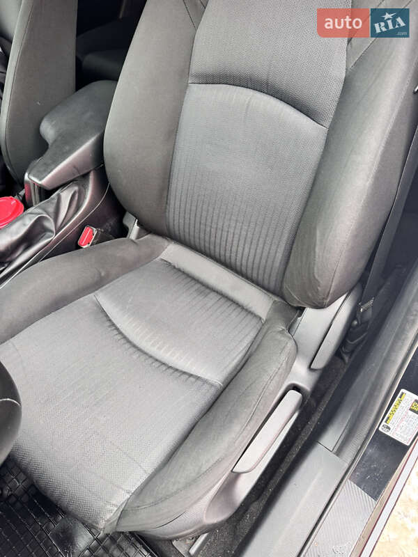 Хетчбек Mazda 3 2015 в Чернівцях