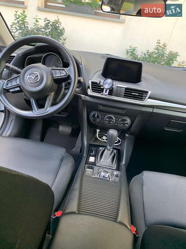 Седан Mazda 3 2017 в Миколаєві