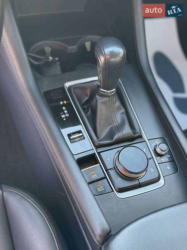 Седан Mazda 3 2023 в Косове