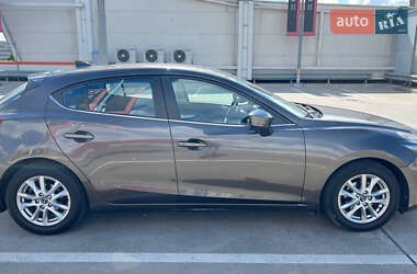 Хэтчбек Mazda 3 2018 в Киеве
