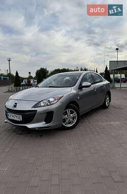 Седан Mazda 3 2012 в Барышевке