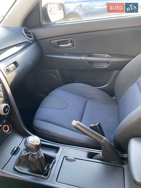 Хэтчбек Mazda 3 2005 в Киеве