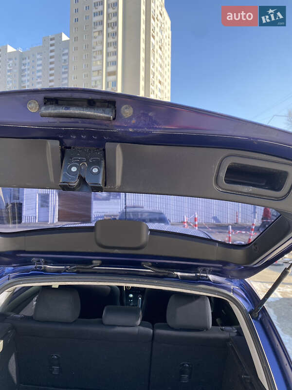 Хэтчбек Mazda 3 2005 в Киеве