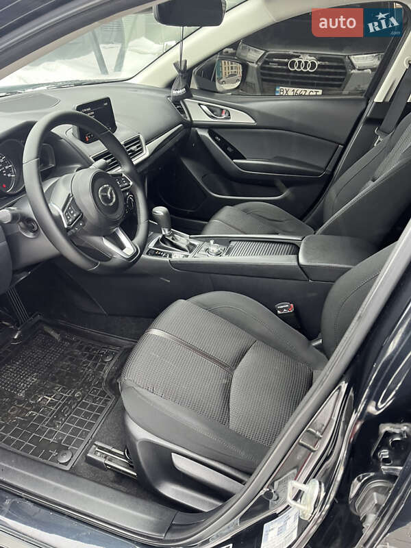Седан Mazda 3 2018 в Черкасах