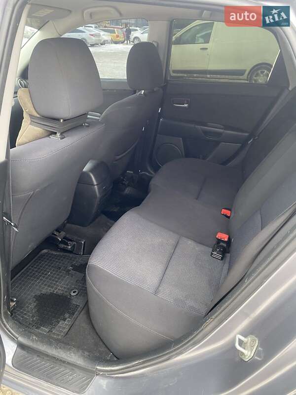 Хэтчбек Mazda 3 2004 в Киеве