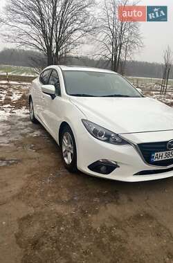 Седан Mazda 3 2016 в Львове
