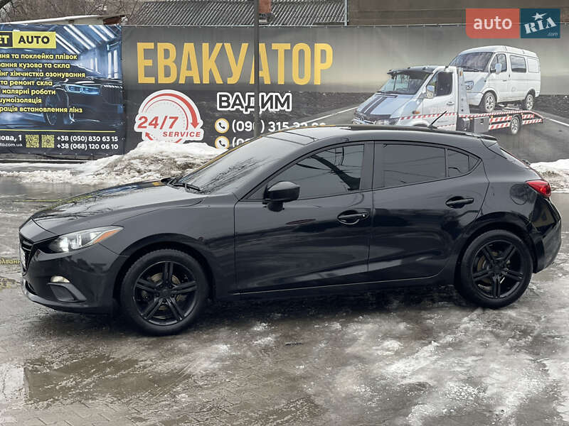 Хетчбек Mazda 3 2015 в Чернівцях