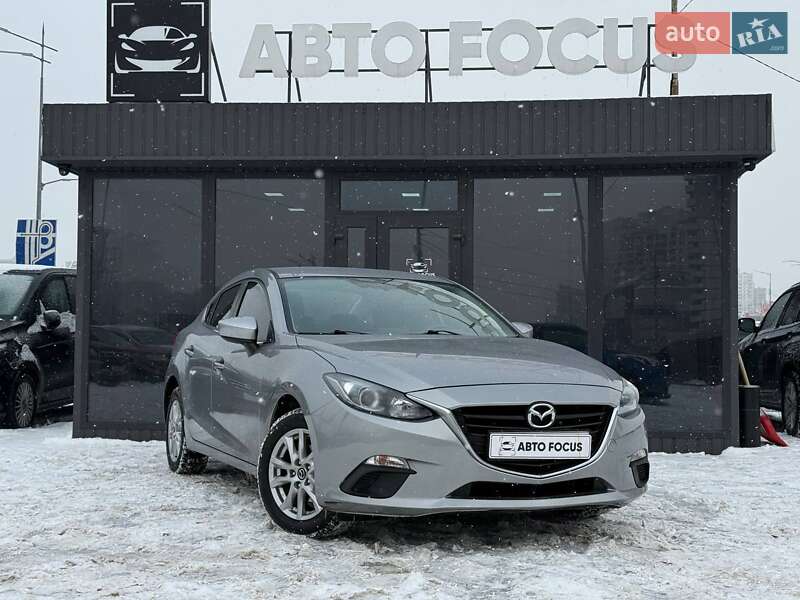 Седан Mazda 3 2016 в Киеве