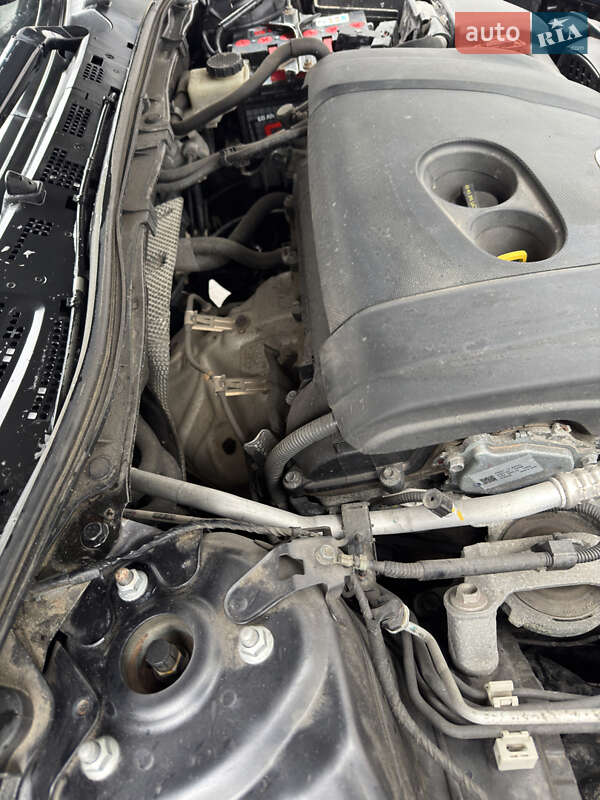 Седан Mazda 3 2014 в Запоріжжі