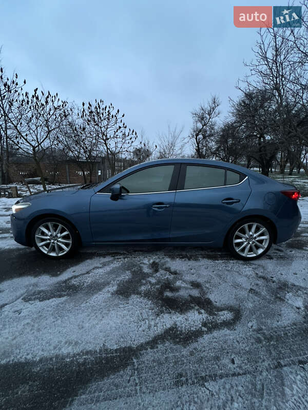 Седан Mazda 3 2016 в Павлограде