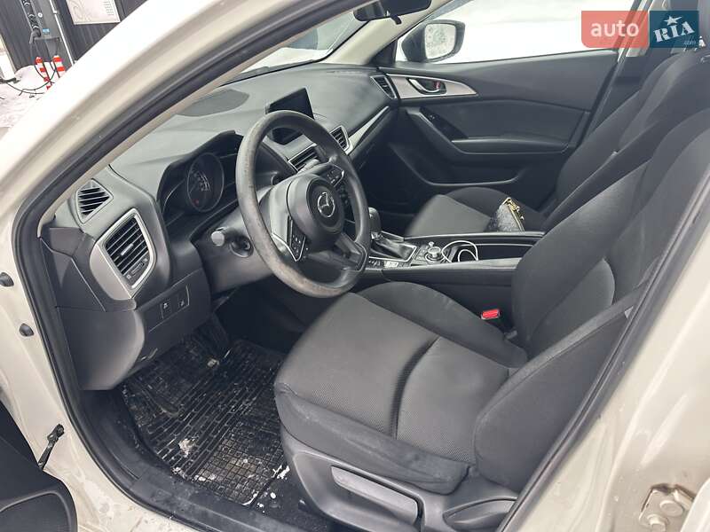 Седан Mazda 3 2018 в Києві