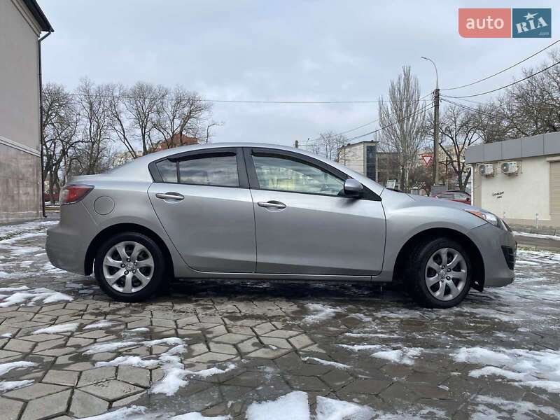 Седан Mazda 3 2013 в Миколаєві