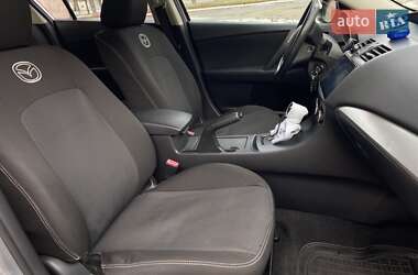 Седан Mazda 3 2013 в Миколаєві
