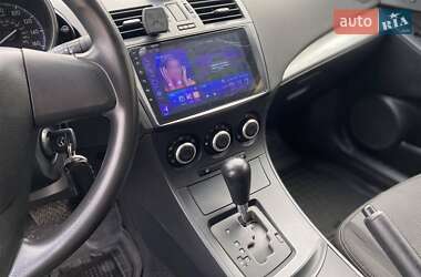 Седан Mazda 3 2013 в Миколаєві