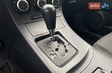 Седан Mazda 3 2013 в Миколаєві