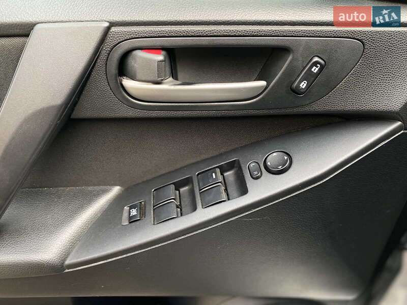 Седан Mazda 3 2013 в Миколаєві