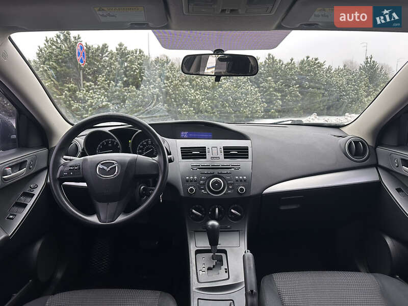 Седан Mazda 3 2012 в Києві