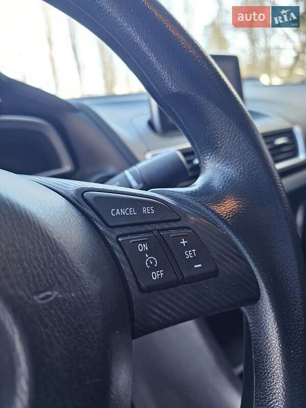 Седан Mazda 3 2016 в Києві