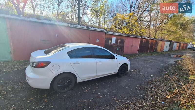 Седан Mazda 3 2012 в Запоріжжі