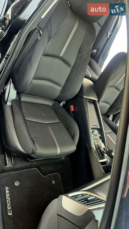 Седан Mazda 3 2017 в Киеве фото 18 Седан Mazda 3 2017 в Киеве